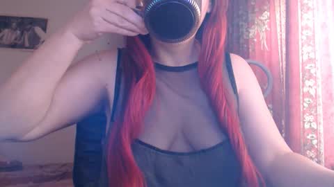 Snapshot of sweettanne chatting on May 2, 1:27 pm SweettAnne online show from May 2, 1:27 pm