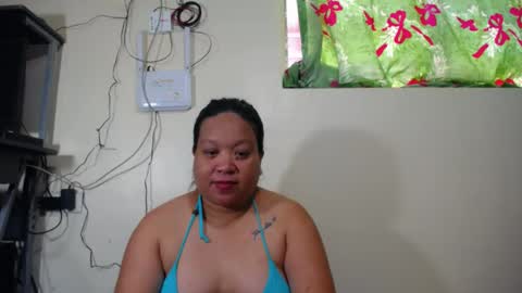 mia and luna online show from May 22, 1:13 am