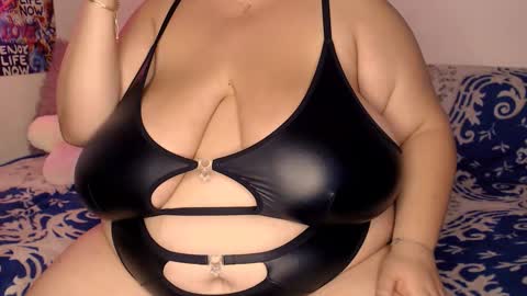 Snapshot of sweettm chatting on October 22, 8:30 pm Maya online show from October 22, 8:30 pm