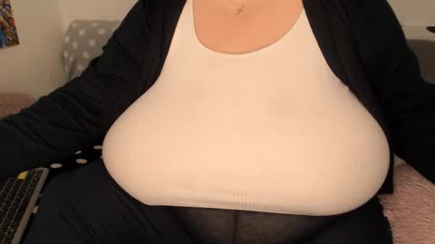 Maya online show from November 28, 1:25 pm