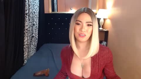 Ms trixiee online show from December 7, 8:11 am