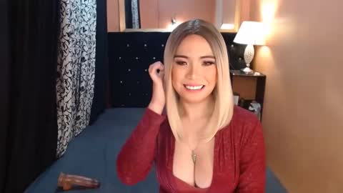 Ms trixiee online show from December 9, 6:01 am