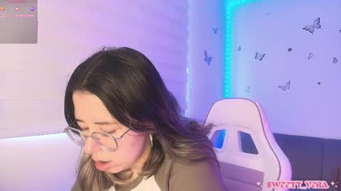 Veronica Independent Model online show from May 11, 12:55 pm