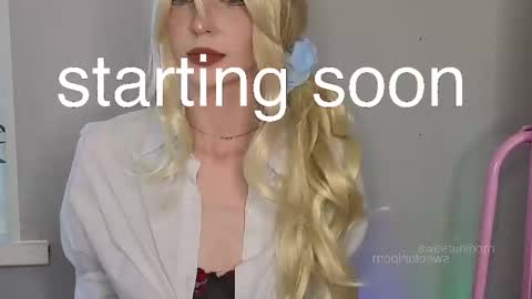 Snapshot of sweetuniporn chatting on October 6, 6:11 am Elis a little vacation Ill be here Saturday my schedules in bio online show from October 6, 6:11 am