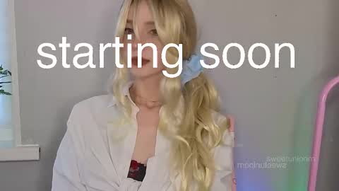 Snapshot of sweetuniporn chatting on October 26, 7:36 am Elis a little vacation Ill be here Saturday my schedules in bio online show from October 26, 7:36 am