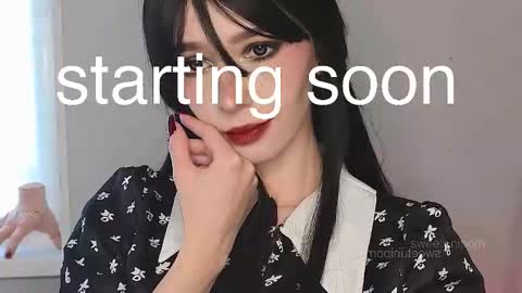 Snapshot of sweetuniporn chatting on October 31, 7:53 am Elis a little vacation Ill be here Saturday my schedules in bio online show from October 31, 7:53 am