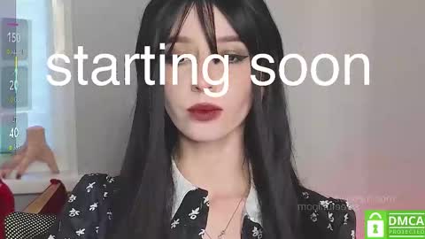 Elis  a little vacation Ill be here Saturday my schedules in bio online show from November 29, 6:38 am