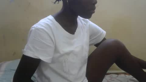 Snapshot of sweetvallerie chatting on March 7, 12:01 pm sweetvallerie online show from March 7, 12:01 pm