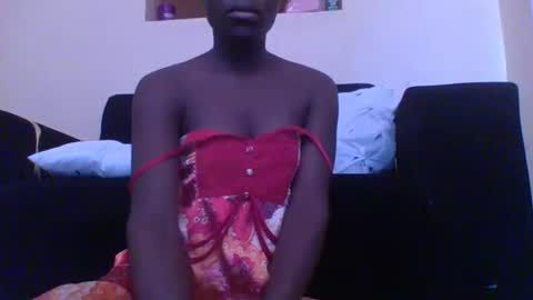 Snapshot of sweetvallerie chatting on October 29, 7:32 am sweetvallerie online show from October 29, 7:32 am