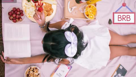 sweetviolet___ online show from October 16, 12:06 pm