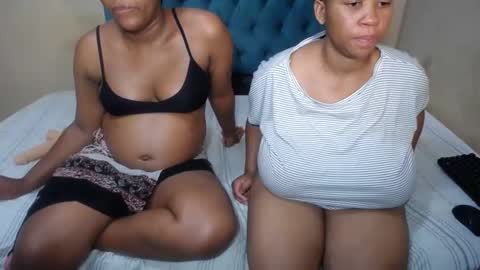 Snapshot of sweetwetebony2 chatting on February 21, 2:59 pm sweetwetebony2 online show from February 21, 2:59 pm
