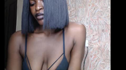 sweetxxboobsx online show from September 22, 12:45 am