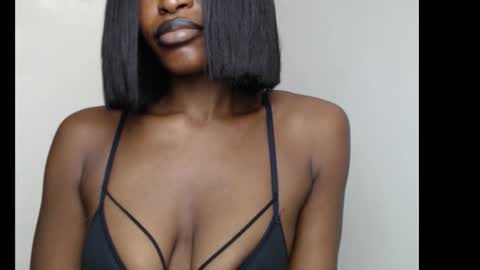 sweetxxboobsx online show from October 12, 9:30 am