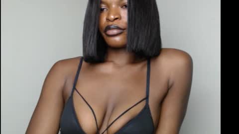 sweetxxboobsx online show from November 8, 8:29 pm