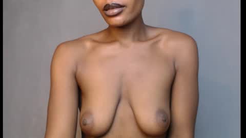 sweetxxboobsx online show from February 25, 7:45 pm