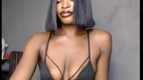 sweetxxboobsx online show from March 6, 8:33 am