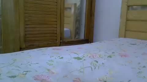 Snapshot of sweety_angel_7 chatting on December 10, 6:11 am Sarah online show from December 10, 6:11 am
