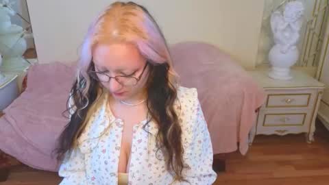 Hot Candy online show from September 19, 4:36 am