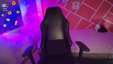 Snapshot of sweety_dreamgirl chatting on March 10, 12:21 pm sweety_dreamgirl online show from March 10, 12:21 pm