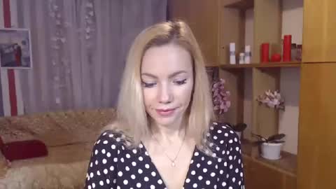 Snapshot of sweety_friend chatting on December 6, 8:51 pm Sweety friend online show from December 6, 8:51 pm