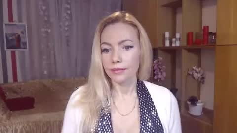 Snapshot of sweety_friend chatting on February 2, 8:19 pm Sweety friend online show from February 2, 8:19 pm