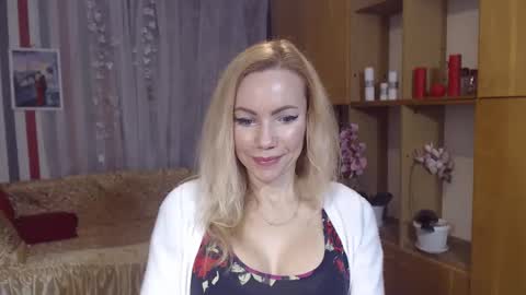 Snapshot of sweety_friend chatting on February 5, 10:01 pm Sweety friend online show from February 5, 10:01 pm