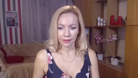 Snapshot of sweety_friend chatting on November 2, 9:17 pm Sweety friend online show from November 2, 9:17 pm