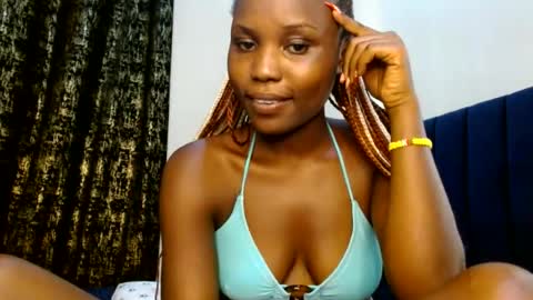 Snapshot of sweety_spixxy chatting on June 26, 12:31 pm Dolly online show from June 26, 12:31 pm