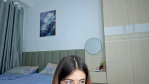 Snapshot of sweety_vikky chatting on May 29, 12:19 am Vikky online show from May 29, 12:19 am
