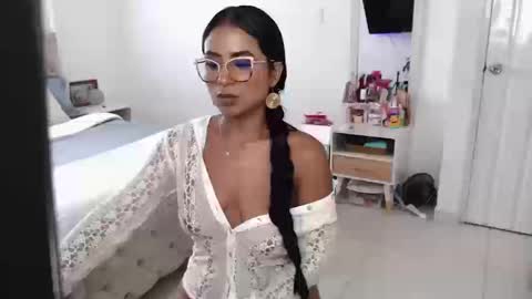 Snapshot of sweetyaya_ chatting on September 19, 5:57 pm yaya online show from September 19, 5:57 pm
