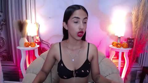 Snapshot of sweetylally chatting on October 29, 12:07 pm LAURA online show from October 29, 12:07 pm