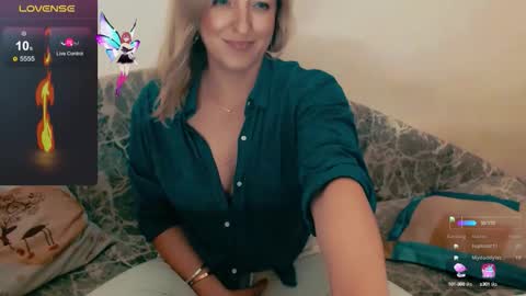 Snapshot of sweetyliza chatting on September 15, 10:43 pm Liza online show from September 15, 10:43 pm