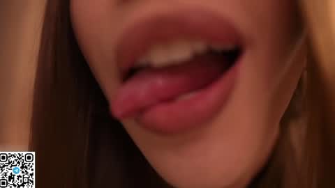 Molly online show from July 29, 4:05 pm