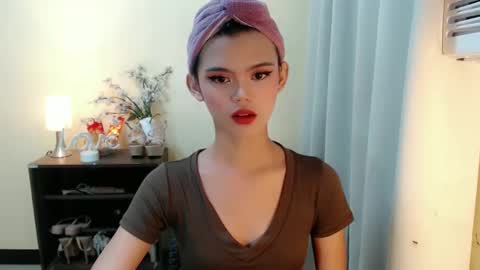 Snapshot of sweetytrannygirlxx chatting on February 12, 3:29 am Megan online show from February 12, 3:29 am