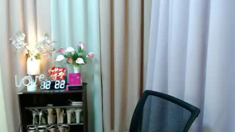 Snapshot of sweetytrannygirlxx chatting on November 14, 4:22 am Megan online show from November 14, 4:22 am