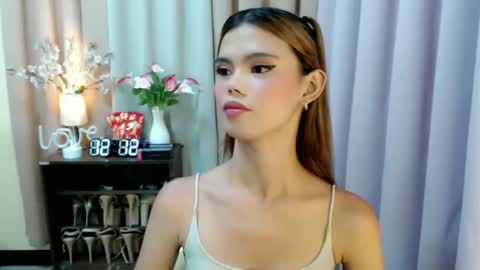 Snapshot of sweetytrannygirlxx chatting on November 20, 4:12 am Megan online show from November 20, 4:12 am