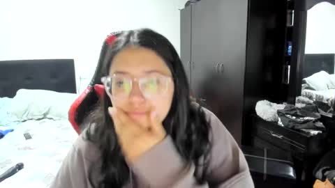 Snapshot of sweetyypeach chatting on December 3, 10:51 pm sweetyypeach online show from December 3, 10:51 pm