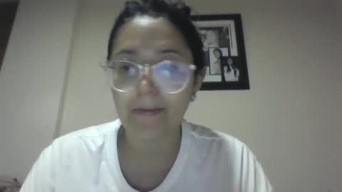 Snapshot of sweetyypeach chatting on December 6, 3:52 am sweetyypeach online show from December 6, 3:52 am