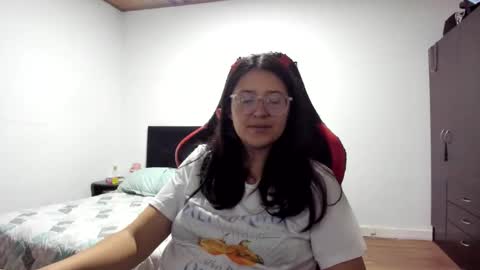 Snapshot of sweetyypeach chatting on December 7, 3:36 am sweetyypeach online show from December 7, 3:36 am