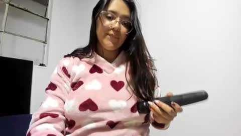 Snapshot of sweetyypeach chatting on January 7, 2:53 am sweetyypeach online show from January 7, 2:53 am