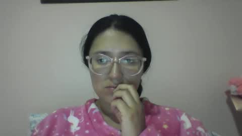 Snapshot of sweetyypeach chatting on March 11, 3:05 am sweetyypeach online show from March 11, 3:05 am