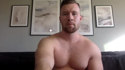 Snapshot of swekingxx chatting on February 7, 1:11 pm swekingxx online show from February 7, 1:11 pm