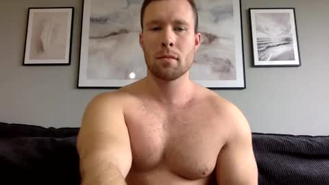 Snapshot of swekingxx chatting on February 25, 10:37 am swekingxx online show from February 25, 10:37 am