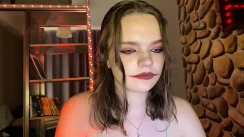 Snapshot of sweptaway_cleo chatting on October 31, 11:11 am sweptaway_cleo online show from October 31, 11:11 am
