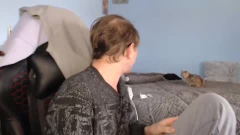 Snapshot of swetieecharmm chatting on January 15, 12:10 pm Cat online show from January 15, 12:10 pm