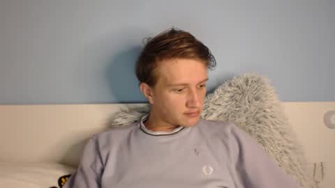 Snapshot of swetieecharmm chatting on February 3, 10:48 pm Cat online show from February 3, 10:48 pm