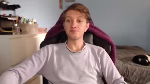 Snapshot of swetieecharmm chatting on February 7, 9:24 am Cat online show from February 7, 9:24 am