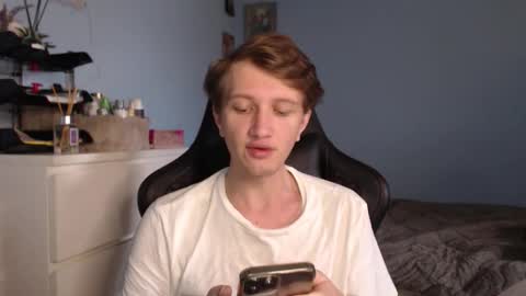 Snapshot of swetieecharmm chatting on February 8, 8:51 am Cat online show from February 8, 8:51 am