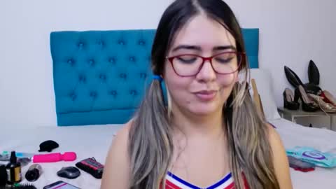 Snapshot of swetsofy chatting on March 16, 10:58 pm soffya online show from March 16, 10:58 pm