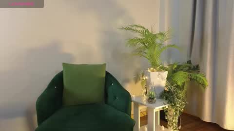 Snapshot of swett_b00bss chatting on March 5, 6:20 am Anna online show from March 5, 6:20 am